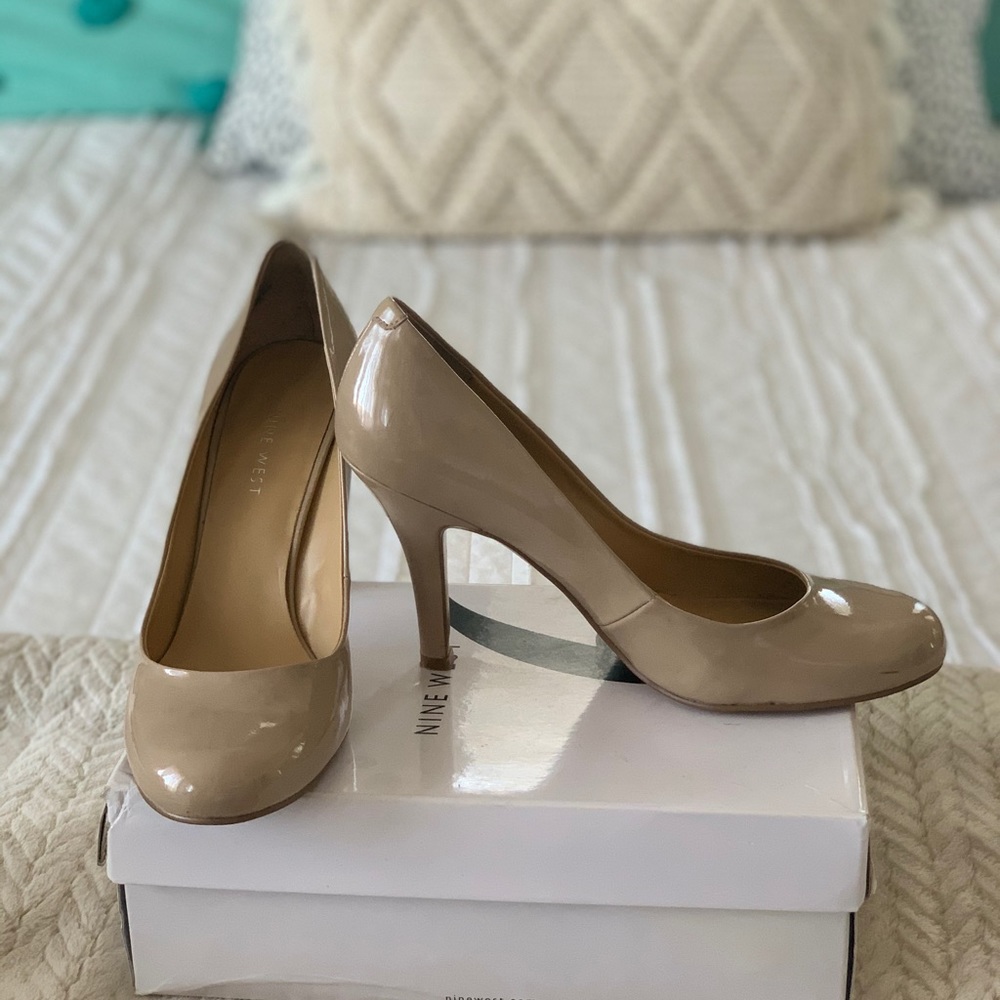 Nine West nude shoes